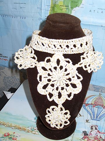 collier doré autre modèle